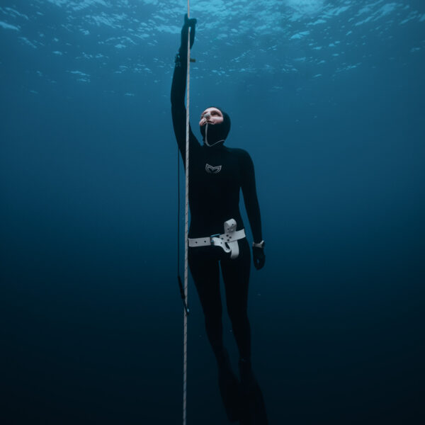 Kristina Zvaritch FIM Freediving Dark